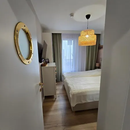 W Lesie Nad Morzem I Jeziorem Porto Z Ogrodkiem アパート *